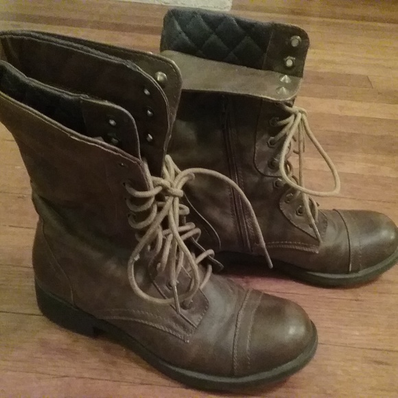 Shoes - Cute Brown Boots